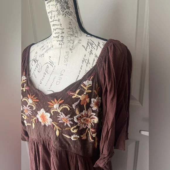 Shyanne Women's Embroidered Mesh Crinkle Mini Dress - Picture 6 of 11